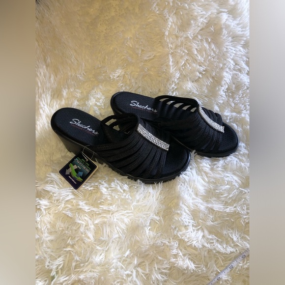 Skechers Women's Black Sandals with Silver Accents NWT size 9 - Picture 9 of 15